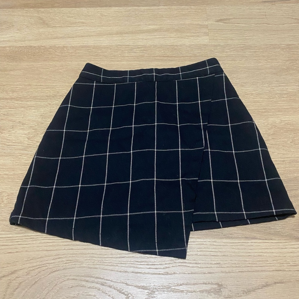 Women’s black plaid FOREVER 21 Skirt XS